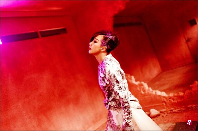 林忆莲月底将推出新专辑《0》,改走摇滚曲风。(互联网) 林忆莲月底将推出新专辑《0》,改走摇滚曲风。(互联网)