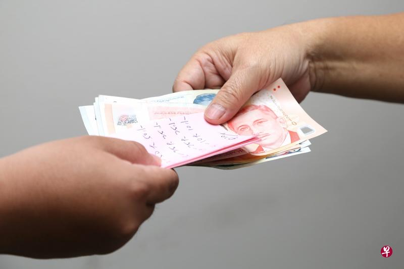 被告9年内收注多达2020万余元,自己入袋至少29万元。(示意图) 被告9年内收注多达2020万余元,自己入袋至少29万元。(示意图)