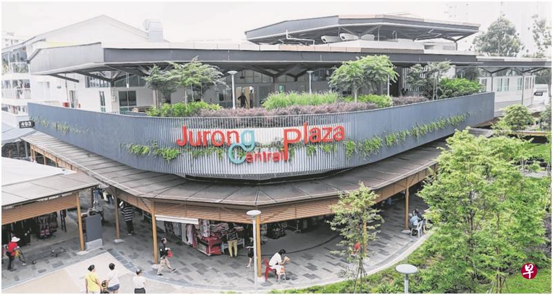 新建成的裕廊中央广场地点是在第493座旧巴刹原址,除了巴刹和咖啡店,二楼还设有活跃乐龄中心。(吴伟国摄影) 新建成的裕廊中央广场地点是在第493座旧巴刹原址,除了巴刹和咖啡店,二楼还设有活跃乐龄中心。(吴伟国摄影)