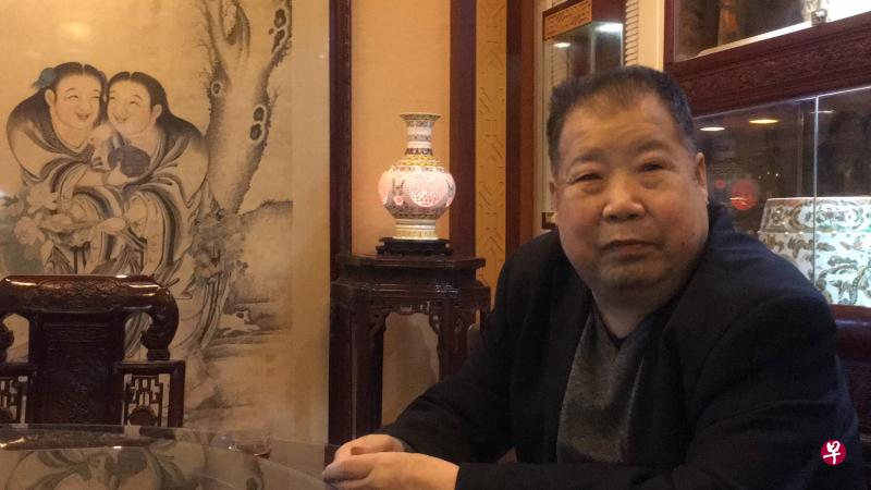 中国作家二月河于今天凌晨于北京病逝,享年73岁。(资料图) 中国作家二月河于今天凌晨于北京病逝,享年73岁。(资料图)