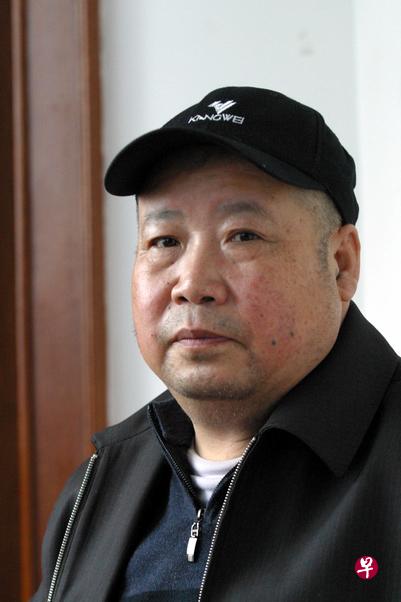 中国著名作家二月河昨天凌晨2时在北京病逝。(中新社档案照片) 中国著名作家二月河昨天凌晨2时在北京病逝。(中新社档案照片)