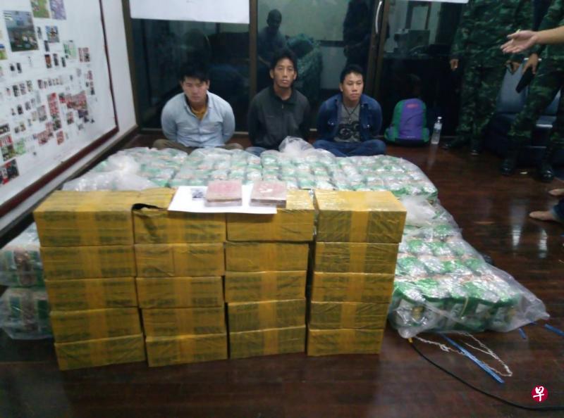 三名苗族男子企图走私大量冰毒和海洛英到泰国中部。（民族报）