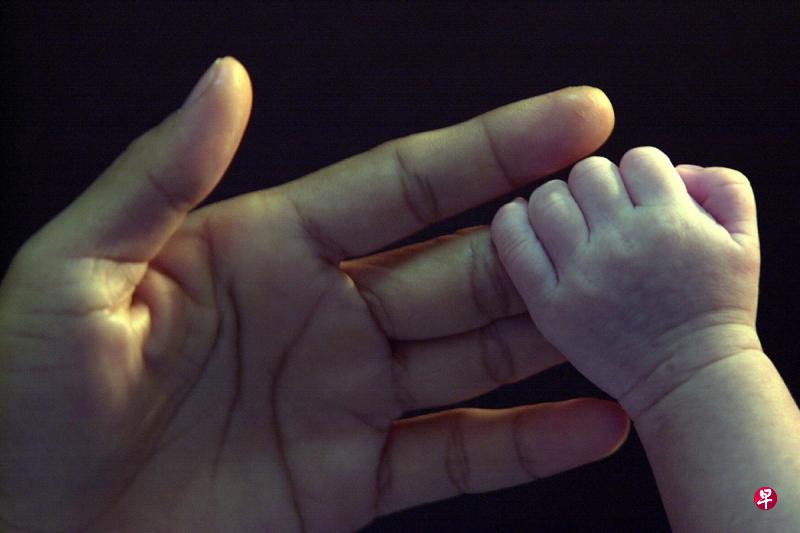 受访律师认为,三司的裁决或鼓励更多寻求代孕的人士推动代孕相关立法。 (示意图) 受访律师认为,三司的裁决或鼓励更多寻求代孕的人士推动代孕相关立法。 (示意图)