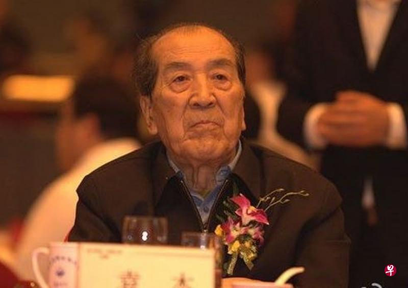 1989风波期间的中国国务院原新闻发言人袁木在北京病逝。（互联网）