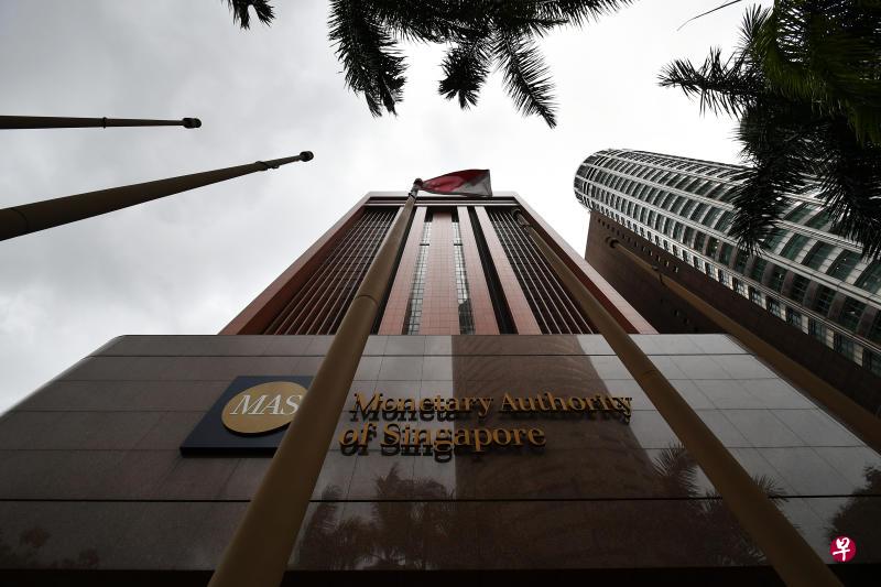 新加坡金融管理局指出,储蓄债券自2015年10月推出已来,吸引近10万人投资,投资总额达37亿元。(档案照) 新加坡金融管理局指出,储蓄债券自2015年10月推出已来,吸引近10万人投资,投资总额达37亿元。(档案照)