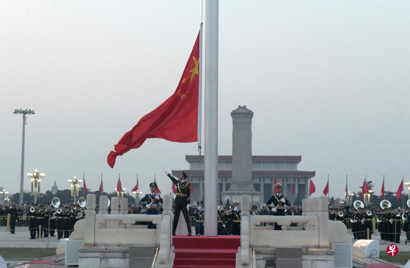 天安门元旦升旗(新华社) 天安门元旦升旗(新华社)