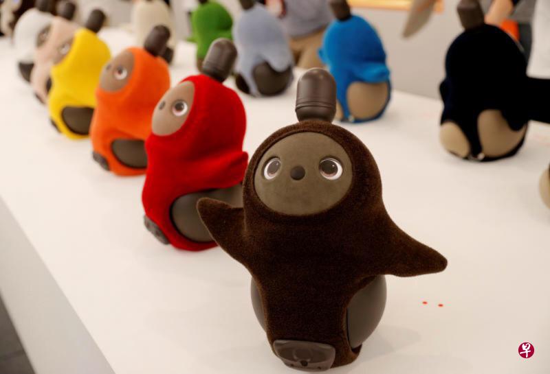 日本刚推出的陪伴型机器人“Lovot”。(路透社) 日本刚推出的陪伴型机器人“Lovot”。(路透社)