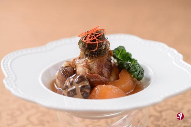 【名厨新年食谱】发财海参猪手。 【名厨新年食谱】发财海参猪手。