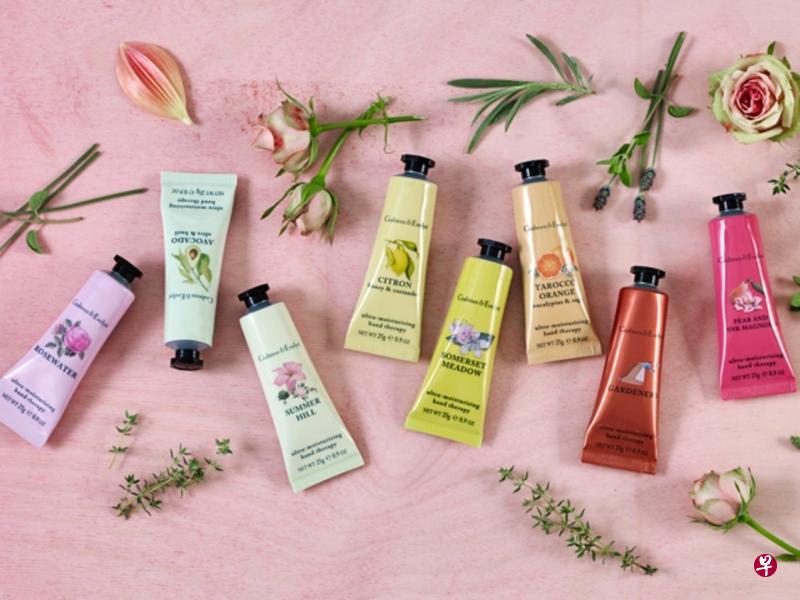 护手霜是Crabtree & Evelyn的明星产品之一,品牌将陆续关闭本地的实体店,转为网店。(档案照) 护手霜是Crabtree & Evelyn的明星产品之一,品牌将陆续关闭本地的实体店,转为网店。(档案照)