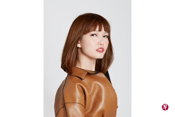 Max Factor彩妆达人陈诗洁建议使用隔离霜,以便在本地炎热的气候下让烟熏妆更持久。(品牌提供图片) Max Factor彩妆达人陈诗洁建议使用隔离霜,以便在本地炎热的气候下让烟熏妆更持久。(品牌提供图片)
