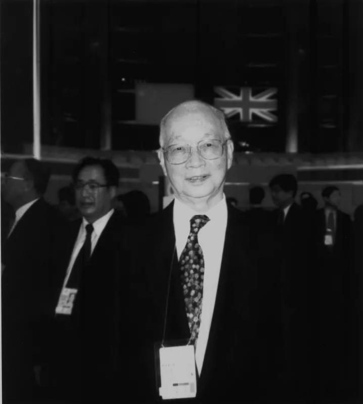 柯华曾深度参与香港回归中国的谈判工作。图为他1997年7月1日参加香港回归中国仪式。(互联网) 柯华曾深度参与香港回归中国的谈判工作。图为他1997年7月1日参加香港回归中国仪式。(互联网)