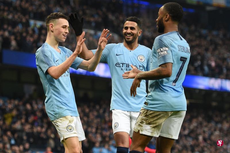 曼市的三名中场福登(左)、马赫雷兹(中)及斯特林在对垒英冠球队罗瑟勒姆的足总杯第三圈赛中各进一球。(法新社) 曼市的三名中场福登(左)、马赫雷兹(中)及斯特林在对垒英冠球队罗瑟勒姆的足总杯第三圈赛中各进一球。(法新社)