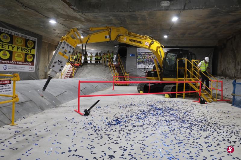 加东公园站隧道挖掘工程已完成,接下来要开始建造地铁站,挖掘工程昨天正式展开。(唐家鸿摄) 加东公园站隧道挖掘工程已完成,接下来要开始建造地铁站,挖掘工程昨天正式展开。(唐家鸿摄)