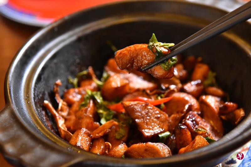 三杯鸡是“来台必吃的40样首选美食”之一。(看见台湾基金会提供) 三杯鸡是“来台必吃的40样首选美食”之一。(看见台湾基金会提供)