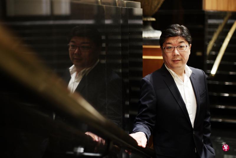 林振聪:工厂式养殖成功压低了虾价,使人人都吃得起鲜虾。(陈渊庄摄) 林振聪:工厂式养殖成功压低了虾价,使人人都吃得起鲜虾。(陈渊庄摄)