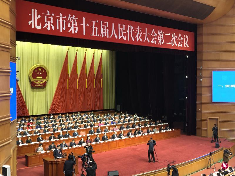 北京市长陈吉宁做市政府工作报告。(游润恬摄) 北京市长陈吉宁做市政府工作报告。(游润恬摄)