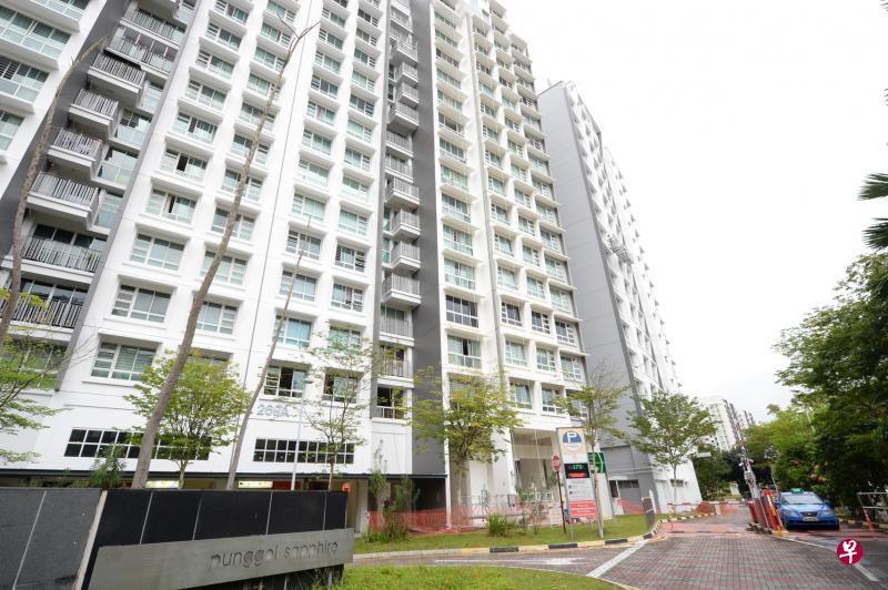 靠近榜鹅市中心的榜鹅场一间格局宽敞、装潢高雅的阁楼组屋单位，创下超过90万元的转售价。（潘丰源摄）