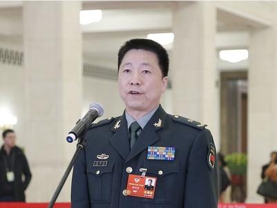 杨利伟担任中国载人航天工程办公室主任不足三个月便卸任,官方称是“正常转岗”。(互联网) 杨利伟担任中国载人航天工程办公室主任不足三个月便卸任,官方称是“正常转岗”。(互联网)