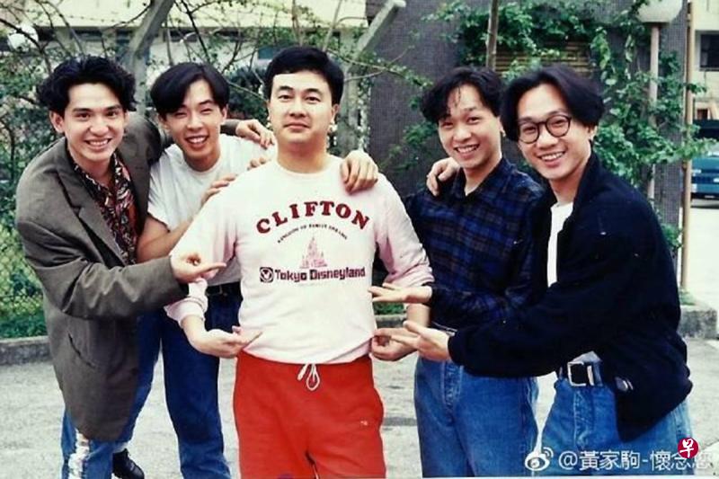 高志森(中)与Beyond合影。 高志森(中)与Beyond合影。