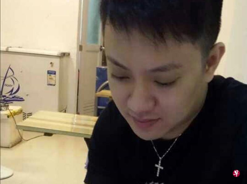 李腾前合伙人林哲湖与两名同谋今早加控796项控状。（档案照）