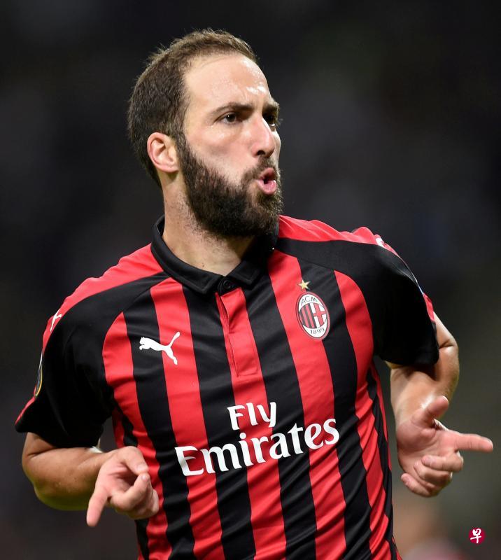 阿根廷前锋伊瓜因正式租借切尔西,这一冬季药方能否见效?(法新社) 阿根廷前锋伊瓜因正式租借切尔西,这一冬季药方能否见效?(法新社)