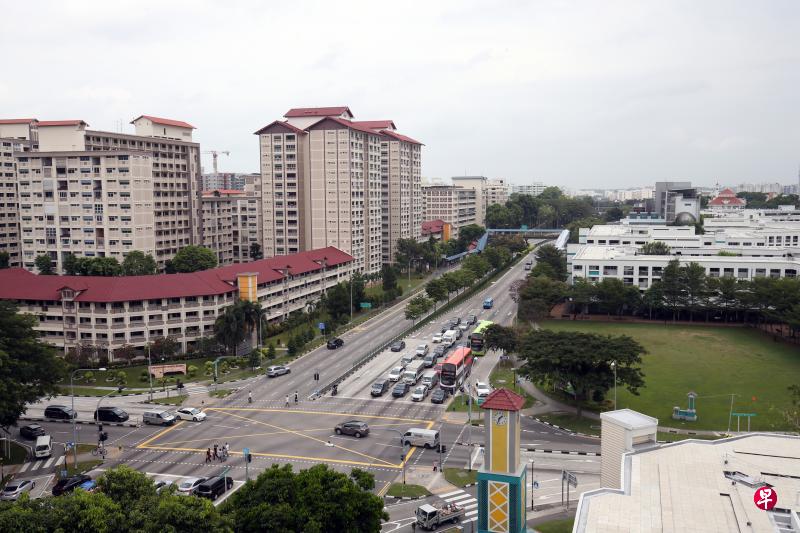 实龙岗北站将建在宏茂桥3道之下,让多年来依靠巴士和私家车出行的居民将来有多一个交通选择。(邝启聪摄) 实龙岗北站将建在宏茂桥3道之下,让多年来依靠巴士和私家车出行的居民将来有多一个交通选择。(邝启聪摄)