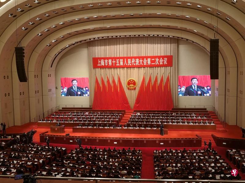 上海市长应勇今早在上海市人大第十五届二次会议上提出今年上海经济增速目标。(杨丹旭摄) 上海市长应勇今早在上海市人大第十五届二次会议上提出今年上海经济增速目标。(杨丹旭摄)