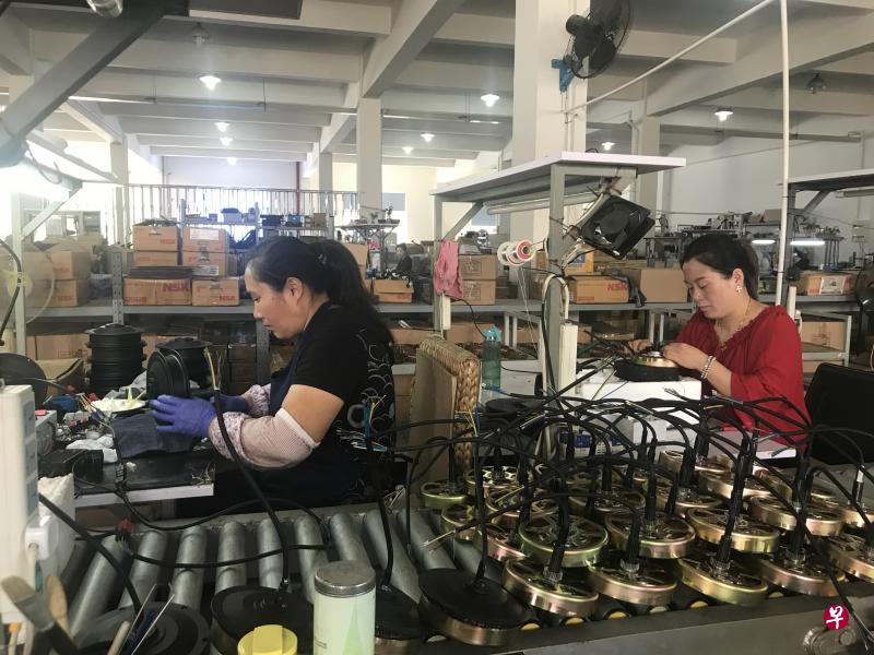 在对外贸易承压之际,中国将采取搭建更多经贸平台等一系列措施,帮助中小企业扩大进出口贸易。(海峡时报资料图) 在对外贸易承压之际,中国将采取搭建更多经贸平台等一系列措施,帮助中小企业扩大进出口贸易。(海峡时报资料图)