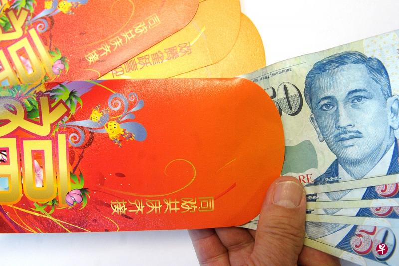本地一家银行的调查预测，来临农历新年儿童平均可获680元红包钱，比去年增加37元。（档案照）