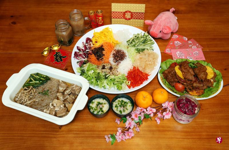 联合早报乐活记者和烹饪导师亲制健康捞生、年菜与饮料,分享食谱,让你零负担享受美食。 联合早报乐活记者和烹饪导师亲制健康捞生、年菜与饮料,分享食谱,让你零负担享受美食。