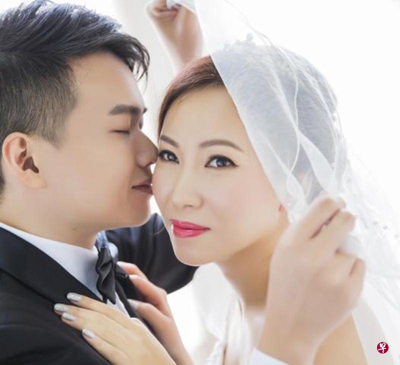 高秋婷(34岁)和未婚夫黄书川(36岁)是为数不多,订于2019年2月19日元宵节注册结婚的新人。(受访者提供) 高秋婷(34岁)和未婚夫黄书川(36岁)是为数不多,订于2019年2月19日元宵节注册结婚的新人。(受访者提供)