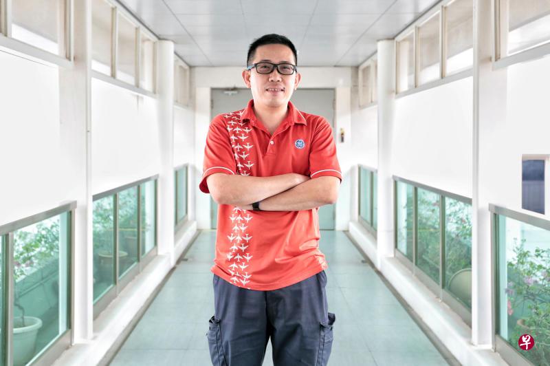 杨忠祥在工作多年之后进修提升,考取技术认证。(徐颖荃摄) 杨忠祥在工作多年之后进修提升,考取技术认证。(徐颖荃摄)