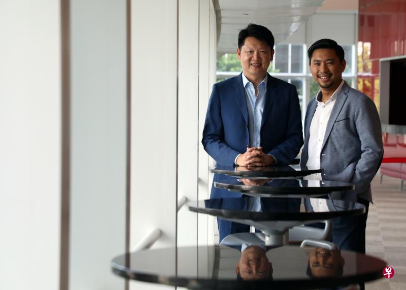 鼎亚资本创办人杨明章(左)希望通过设立“The Majurity Trust”信托,为更多善心人士提供各种援助。执行总监陈明忠(右)表示,信托团队已开始评估一些资助提案的可行性。(邝启聪摄) 鼎亚资本创办人杨明章(左)希望通过设立“The Majurity Trust”信托,为更多善心人士提供各种援助。执行总监陈明忠(右)表示,信托团队已开始评估一些资助提案的可行性。(邝启聪摄)