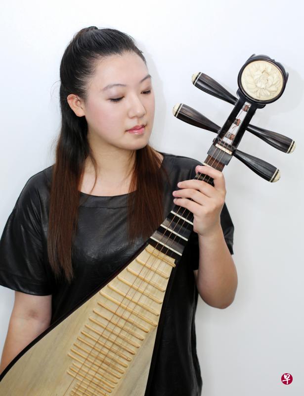 琵琶手王思元赢得本届“南艺—睿华乐协奏曲大赛”冠军。(南洋艺术学院提供) 琵琶手王思元赢得本届“南艺—睿华乐协奏曲大赛”冠军。(南洋艺术学院提供)