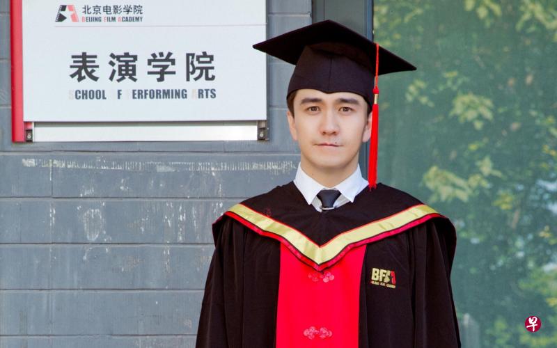 翟天临曾被视为中国娱乐圈的学霸。 翟天临曾被视为中国娱乐圈的学霸。