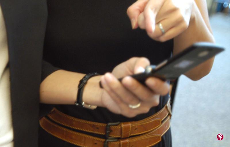 已婚男和小三分手后死缠烂打,求欢不果恐吓公开两人的性爱录像。(档案示范照)) 已婚男和小三分手后死缠烂打,求欢不果恐吓公开两人的性爱录像。(档案示范照))