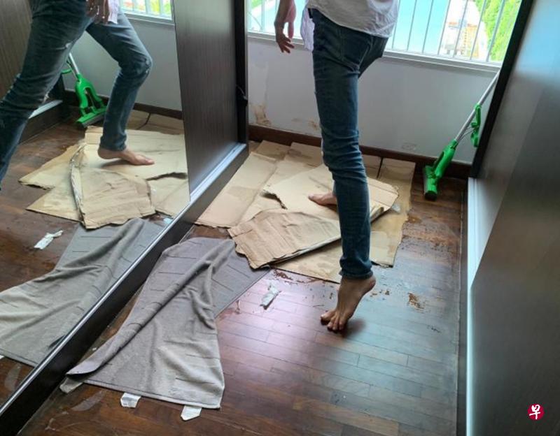 蓝静怡每天需抹地三回,把主人房地板上的积水清除。(受访者提供) 蓝静怡每天需抹地三回,把主人房地板上的积水清除。(受访者提供)