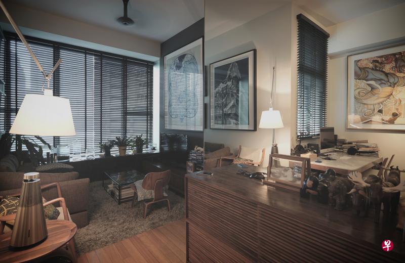 采用深色木质地板配同色系木质家具的客厅,温馨中略带复古。 采用深色木质地板配同色系木质家具的客厅,温馨中略带复古。