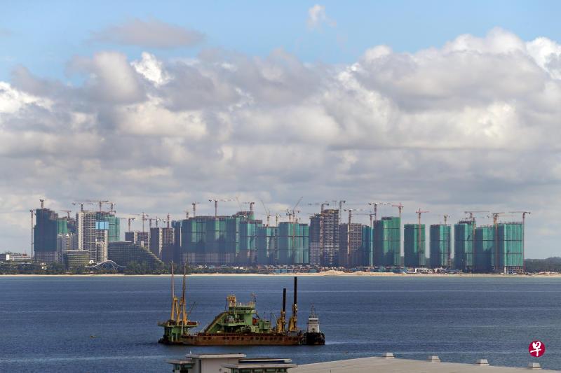 从新加坡大士可看到对岸的马来西亚柔佛州依斯干达特区。(档案照) 从新加坡大士可看到对岸的马来西亚柔佛州依斯干达特区。(档案照)