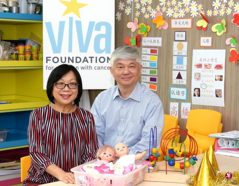 前外交部长杨荣文的妻子、VIVA基金会创办人梁利平(左),以及圣祖德儿童研究医院肿瘤系主任裴正康教授,希望通过成立跨境医疗联盟,把本地、中国和美国的成功研究和治疗模式复制到其他亚洲国家,提高整体的儿童癌症治愈率和研究力度。(潘丰源摄) 前外交部长杨荣文的妻子、VIVA基金会创办人梁利平(左),以及圣祖德儿童研究医院肿瘤系主任裴正康教授,希望通过成立跨境医疗联盟,把本地、中国和美国的成功研究和治疗模式复制到其他亚洲国家,提高整体的儿童癌症治愈率和研究力度。(潘丰源摄)