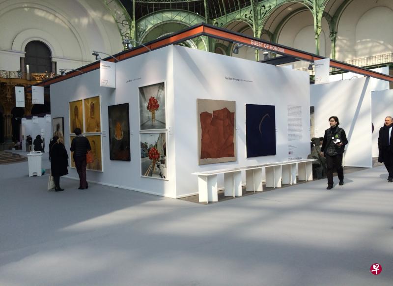 谁先觉画廊2015年将八名新加坡艺术家带到艺术巴黎艺博会。(受访者提供) 谁先觉画廊2015年将八名新加坡艺术家带到艺术巴黎艺博会。(受访者提供)