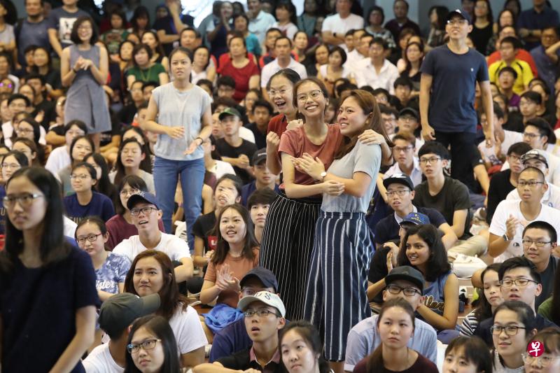 A水准放榜:诺雅初级学院首届毕业生上周五领取会考成绩。(档案照) A水准放榜:诺雅初级学院首届毕业生上周五领取会考成绩。(档案照)