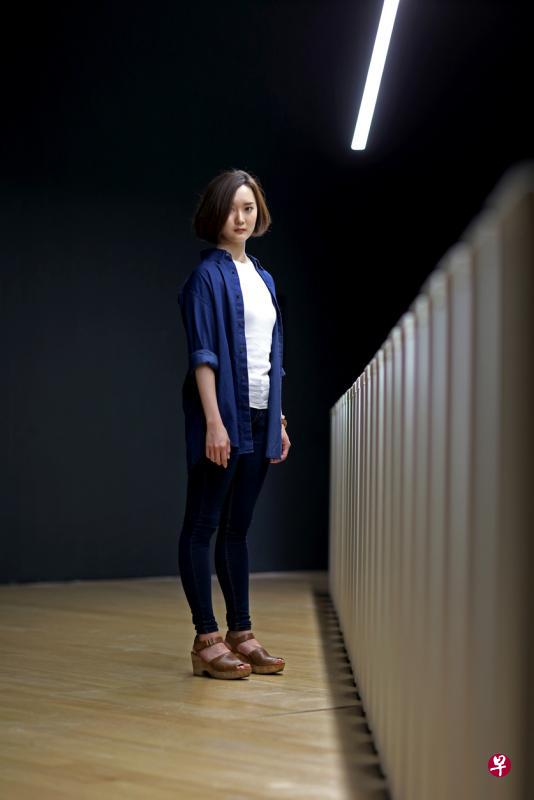 女士休闲装扮诉求自然。