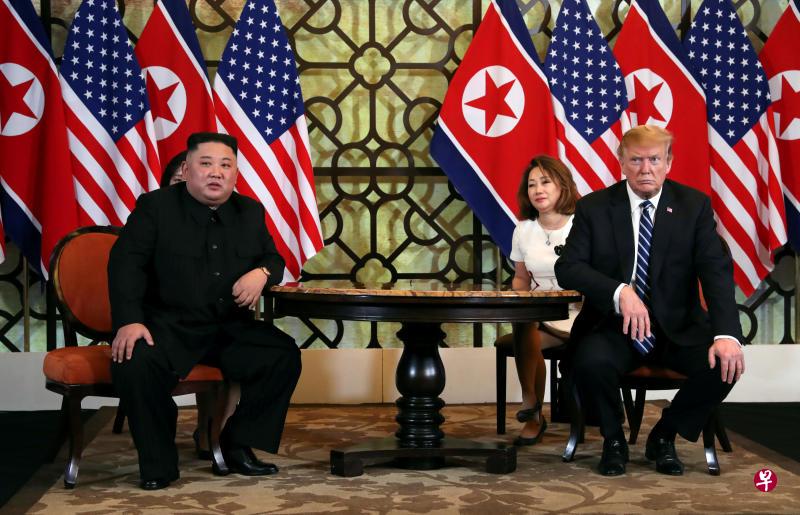 美国总统特朗普(右)和朝鲜领导人金正恩在河内的第二次峰会就解除对朝制裁以换取朝鲜弃核问题没能达成协议。(法新社) 美国总统特朗普(右)和朝鲜领导人金正恩在河内的第二次峰会就解除对朝制裁以换取朝鲜弃核问题没能达成协议。(法新社)