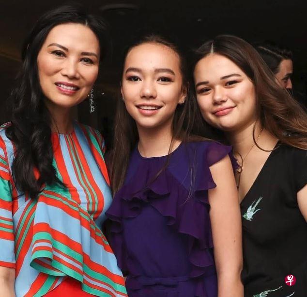 迪士尼收购20世纪福克斯,默多克的太太(左)和女儿们都会添身家。(互联网) 迪士尼收购20世纪福克斯,默多克的太太(左)和女儿们都会添身家。(互联网)