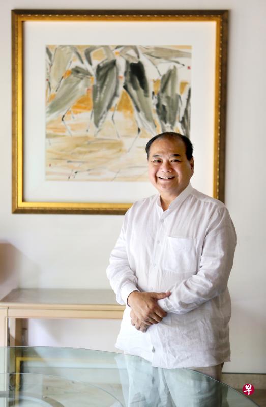 收藏家郭嘉宝当年经常带山芭榴梿上门探访画家陈文希。（严宣融摄）