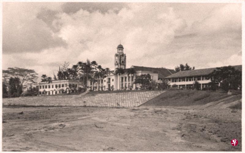 ▲华中创立初年,大操场还未打造好。(取自《百年华中情》) ▲华中创立初年,大操场还未打造好。(取自《百年华中情》)