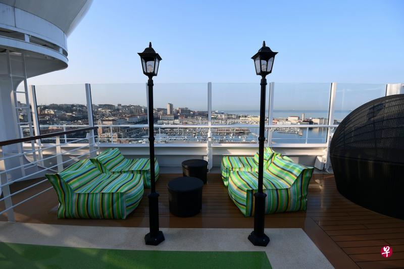 据西方媒体报道,孔特计划让中资在意大利东北部的的里雅斯特港(Trieste)拥有更大的经营权,图为从游轮上俯瞰的里雅斯特港景色。(法新社) 据西方媒体报道,孔特计划让中资在意大利东北部的的里雅斯特港(Trieste)拥有更大的经营权,图为从游轮上俯瞰的里雅斯特港景色。(法新社)