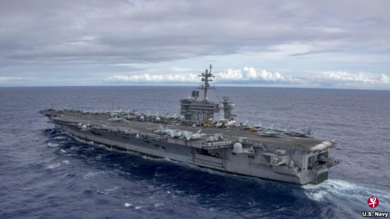 美国海军航空母舰在南中国海例行巡逻。(档案照片) 美国海军航空母舰在南中国海例行巡逻。(档案照片)