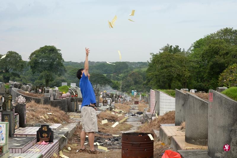 扫墓的日子分吉凶?(档案照) 扫墓的日子分吉凶?(档案照)